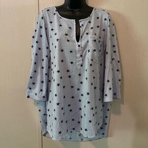 Eden & Olivia Blue 3/4 Sleeve Boxy Top with Stars